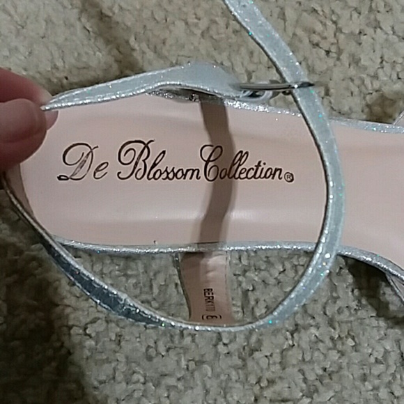 Shoes - Picture 4 of 5